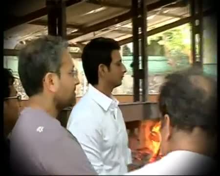 Watch Rajkumar Hirani's father passes away Video