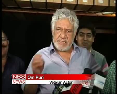Watch Om Puri makes his singing debut Video