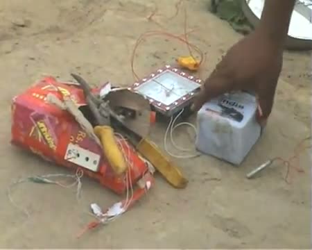 Watch Patna Live bomb found on road, diffused Video