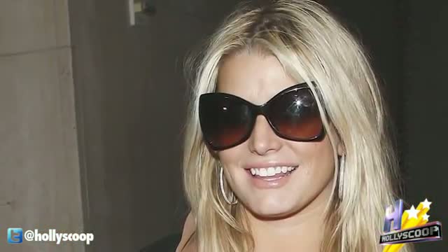 Watch Jessica Simpson's First Outing Since Giving Birth Video