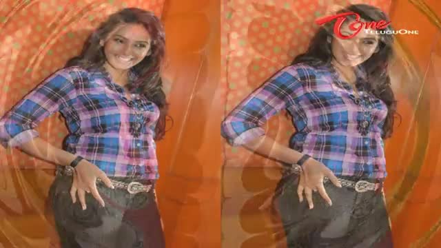 Watch Model & Actress Ragini Dwivedi Hot Poses Video
