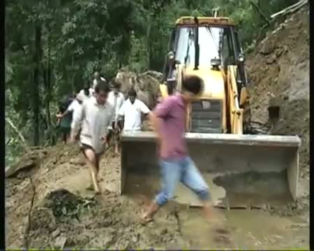 Watch Landslide kills 7 in Sikkim Video