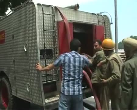 Watch Fire in Srinagar hotel, no causalities Video