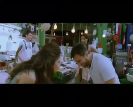 Watch Saif's bhangra for Kareena Video