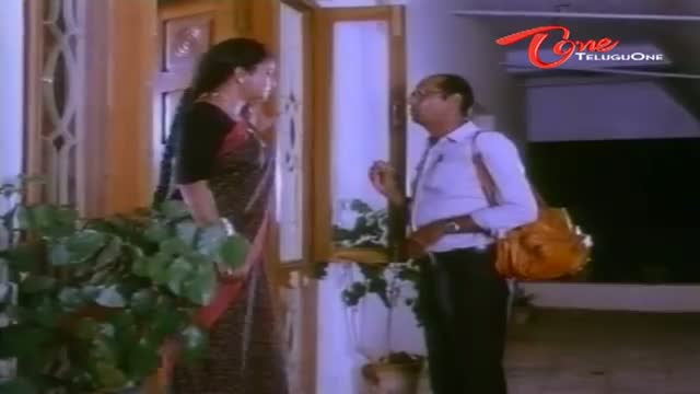 Watch Sri Lakshmi Terrific Comedy Scene With Stranger - Telugu Cinema Movies Video