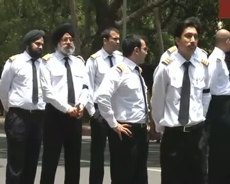 Watch HC directs AI, Centre to respond to Pilots' plea Video