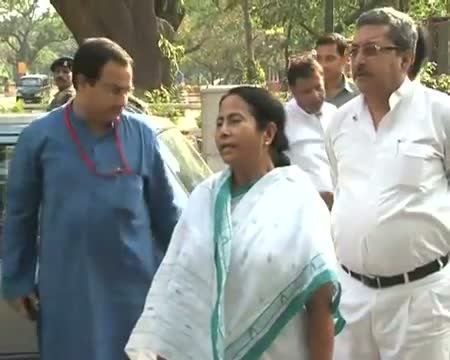 Watch Mamata Sonia to discuss Presidential elections Video
