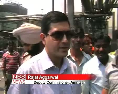 Watch Amritsar Major fire breaks out in paper mill Video