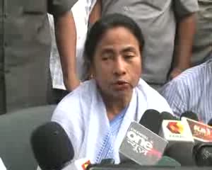 Watch Mamata, Mulayam throw googly Video