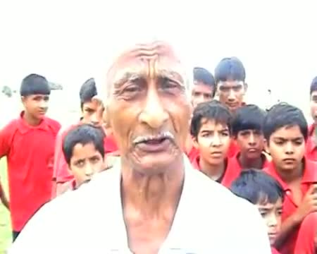 Watch Meet 77 year old youth from Sirsa Video