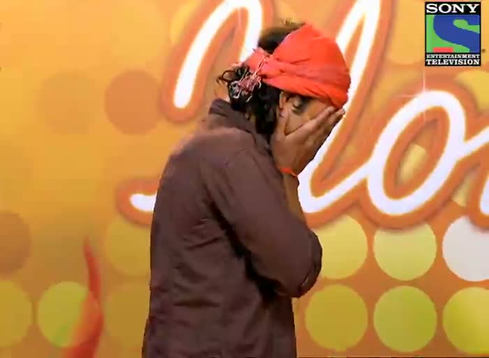 Watch INDIAN IDOL SEASON 6 - EPISODE 5 - EMOTIONAL  MOMENTS - ABHIJEET BACHCHAN START CRYING WHILE SINGING AT LUCKNOW AUDITION Video