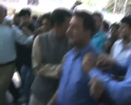 Watch Hundreds of government employees detained in Srinagar Video