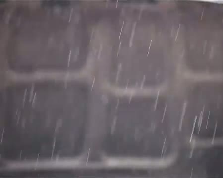 Watch Morning drizzles bring relief to Delhiites Video