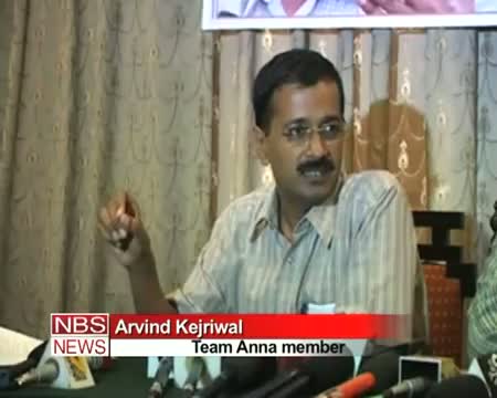 Watch President Poll Team Anna attacks Pranab Mukherjee Video