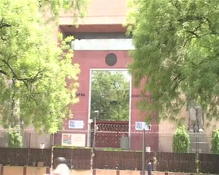 Watch RBI keeps repo rate, cash reserve ratio unchanged Video