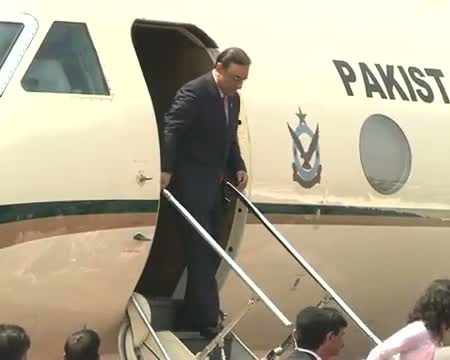 Watch Pakistan Supreme Court bans PM Gilani from office Video