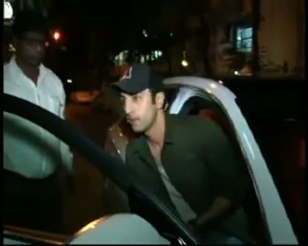 Watch Ranbir Kapoor ready to donate his sperm Video