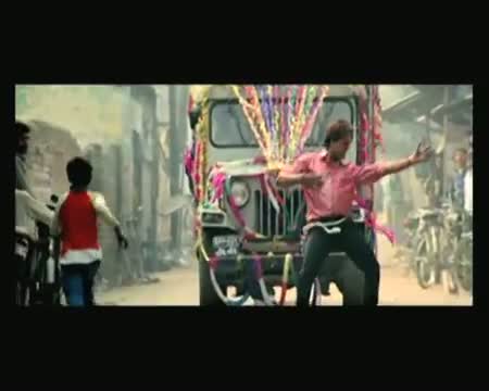 Watch Bollywood dons red scarf at Gang of Wasseypur Screening Video