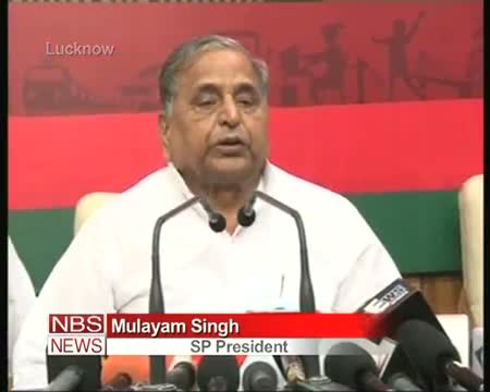 Watch Mulayam gives hundred out of hundred to Akhilesh Video
