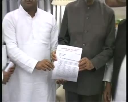 Watch Can Akhilesh emerge out of Mulayam's shadow_ Video