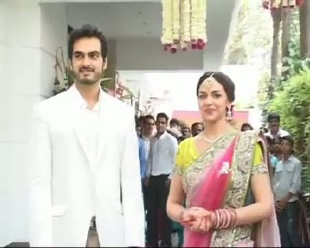 Watch Check Out Esha Deol's wedding invitation card Video