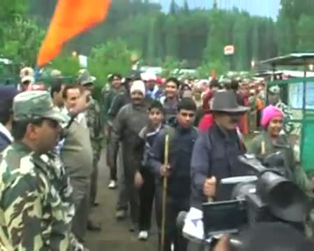 Watch 18,000 pilgrims pay obeisance at Amarnath cave shrine Video
