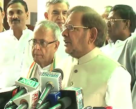 Watch Pranab meets Sharad Yadav, thanks for support Video