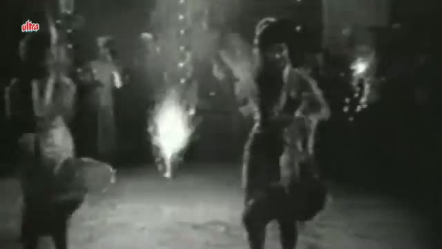 Watch Chori Chori Aap Pe Dil - Asha Bhosle, Usha Mangeshkar, Saat Samunder Paar Song Video