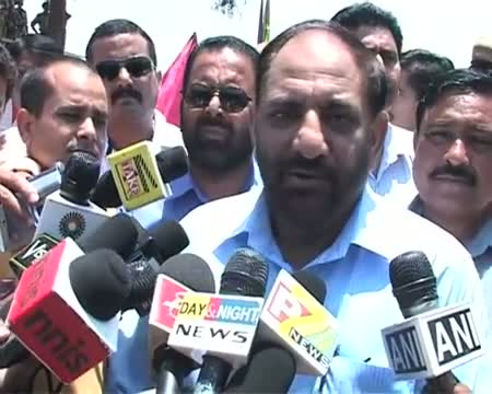 Watch 2 lakh Indo Pak devotees offer prayer in Samba Video