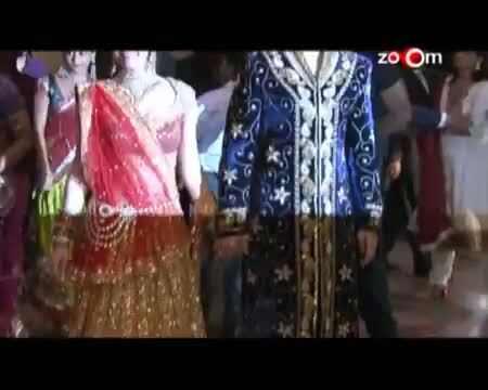 Watch Hema Malini performed at Esha Deol's Sangeet Video