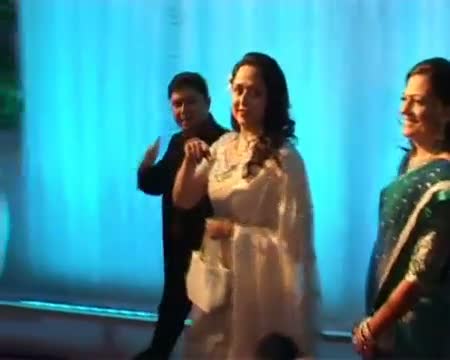 Watch Esha's reception Dream girl HemDharmendra spell magic again Video