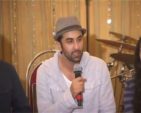 Watch Check Out Ranbir kapoor flaunts his little braid Video