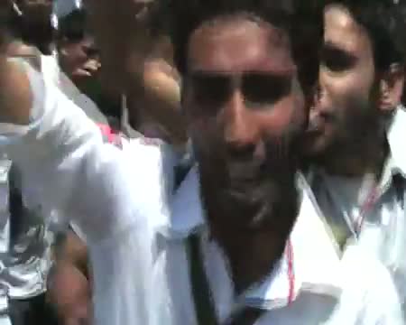 Watch Students, Police clash in Srinagar Video