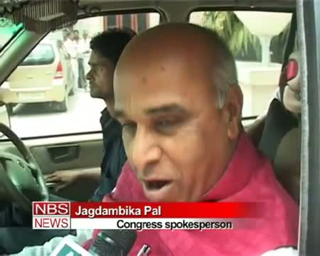 Watch Pranab reaches Lucknow to thank Mayawati for support Video