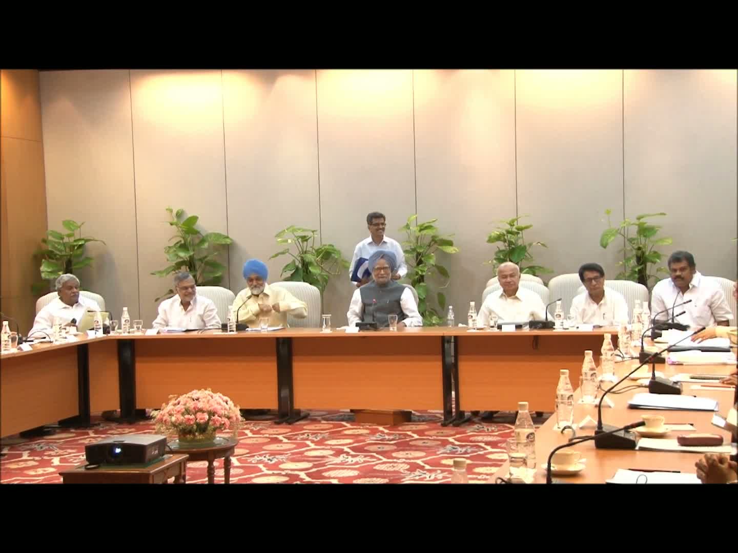 Watch Prime Minister Dr. Manmohan Singh chairing the meeting to finalize the target for Infrastructure FY 2012-13, in New Delhi on June 06, 2012. Video