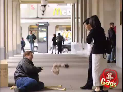 Watch Detachable Arm - Funny Video. Video