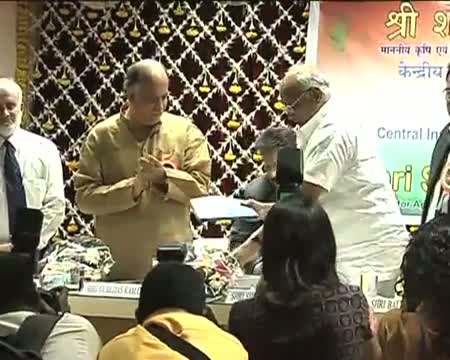 Watch Delay in monsoon may affect pulses output Pawar Video