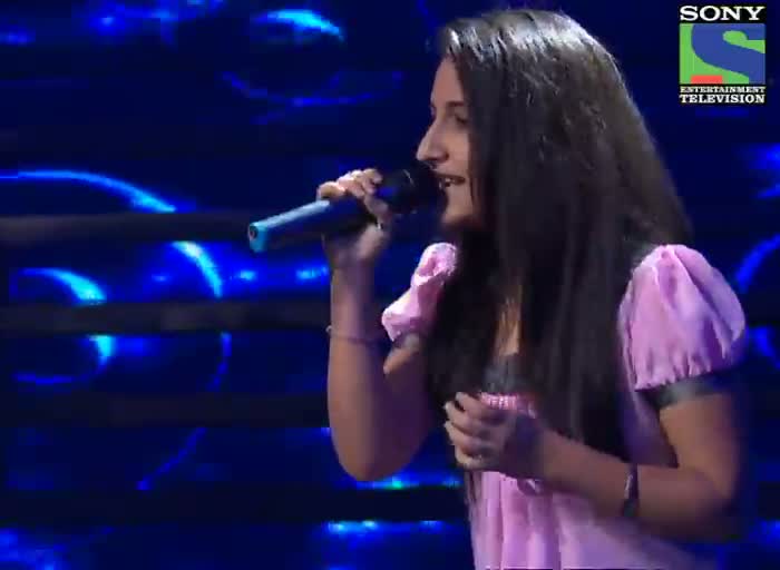 Watch INDIAN IDOL SEASON 6 - EPISODE 12 - BEST PERFORMANCES - POORVI KOUTISH SINGING 'AAGE BHI JAANE NA TU' - 7TH JULY 2012 Video