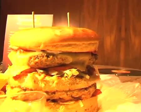 Watch Burger, American style at Roadhouse Bar and Grill Video