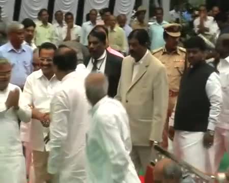 Watch Shettar sworn in as Karnataka Chief Minister Video