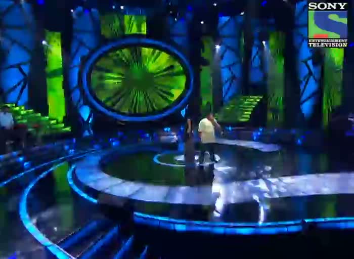 Watch INDIAN IDOL SEASON 6 - EPISODE 14 - BEST PERFORMANCES - VIPUL MEHTA AND POORVI KOUTISH SINGING 'KOI MIL GAYA'  - 14TH JULY 2012 Video