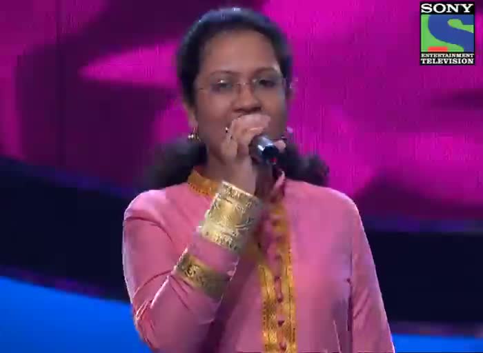 Watch INDIAN IDOL SEASON 6 - EPISODE 14 - BEST PERFORMANCES - SOHINI MISHRA SUNG 'GHUNGHAT KI AAD SE'  - 14TH JULY 2012 Video