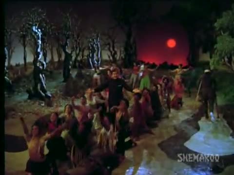 Watch Ek Din Bik Jaayega Mati Ke Mol - Raj Kapoor - Dharam Karam - Bollywood Patriotic Songs Video