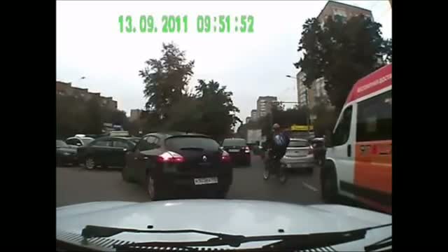 Watch The cyclist's revenge Video