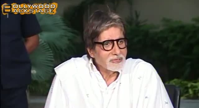 Watch Kareena Kapoor & Amitabh Bachchan REUNITE for Satyagraha Video