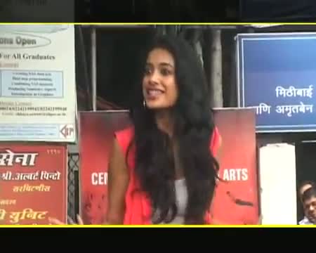 Watch Sarah Jane wishes to take Randeep Hooda on Long drive Video