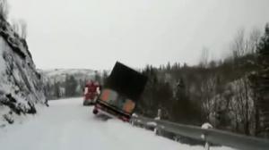 Watch Tow Truck Accident In Northern Norway Video