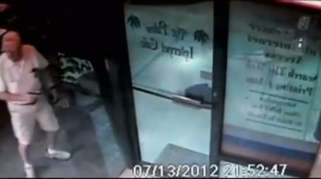 Watch Raw Video - Fla. Man Shoots Would-be Robbers Video