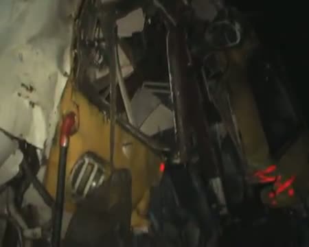 Watch One killed in Mumbai train accident, probe ordered Video