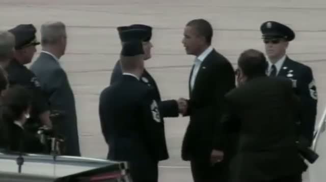 Watch Raw Video - Obama Arrives in Colorado Video